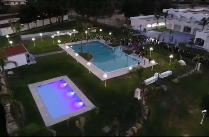 אתר קמפינג Villaggio Jonio Blu ביאנקו